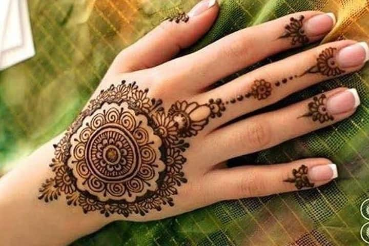 Best Mehndi designs - simple black henna design 2019 (pictures) Tuko.co.ke