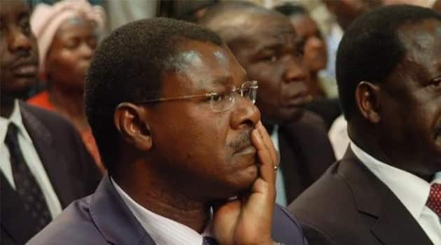 Why Kenyans are saying Wetangula was wearing Mudavidi's cloths(photos)