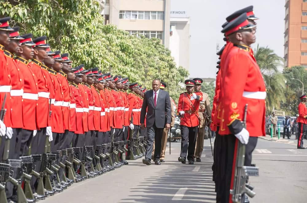 Uhuru Kenyatta under enhanced protection of a new set of highly trained police unit