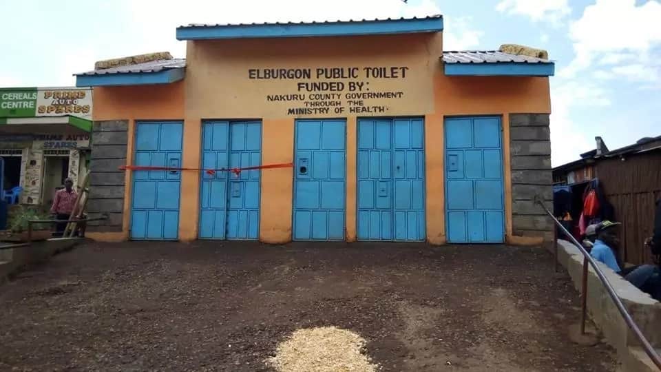 Kenyans attack Nakuru Governor, Kinuthia Mbugua for launching toilets at KSh 8.9m