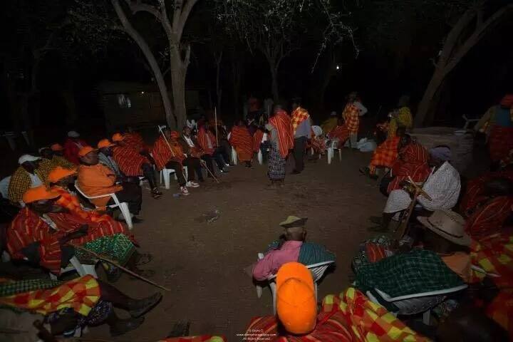 Raila afanyiwa maombi katika kaunti ya Samburu, watu wadhani ni ushirikina