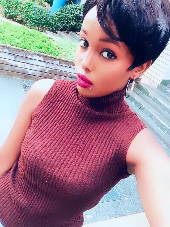 Kutana na binti anayefanana na sosholaiti Huddah Monroe kama shilingi kwa ya pili