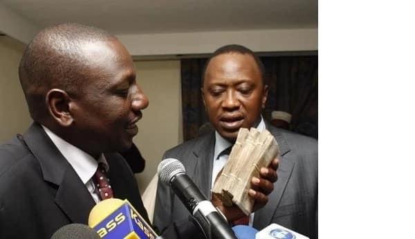 Controversial video emerges showing Uhuru and Ruto giving KSh 70M in cash in a Harambee