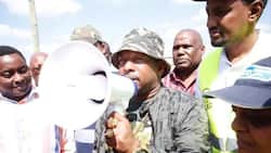 Mombasa: Chaos Erupt at Raila Odinga's Rally after Youths Block Mike Sonko from Accessing Venue