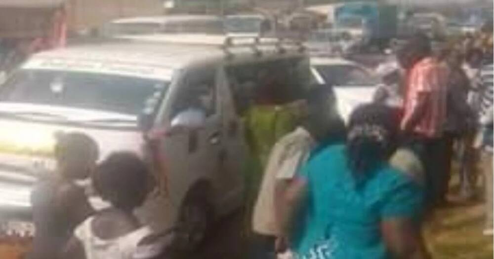 Drama in Bungoma as police intercept hearse carrying body of former chief