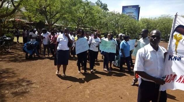 Francis Atwoli atambua mwandani wa Uhuru anayechangia madaktari kutokomesha mgomo wao