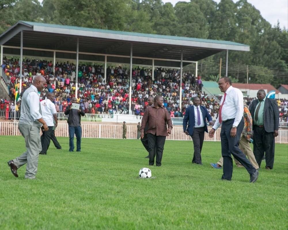 Uhuru awasisimua wanamitandao kwa ujuzi wake wa kupiga mkwaju wa penalti