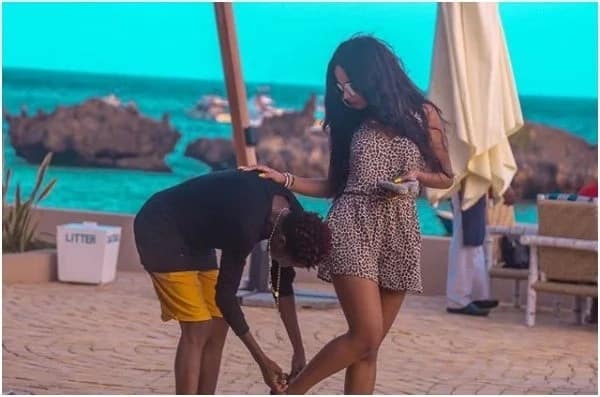 Mcheshi Eric Omondi aonyesha ‘silaha’ ya uharibifu mkubwa, hutaamini macho yako