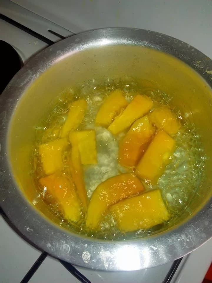 Kenya lady gives step-by-step procedure of making pumpkin chapos you will fall in love with