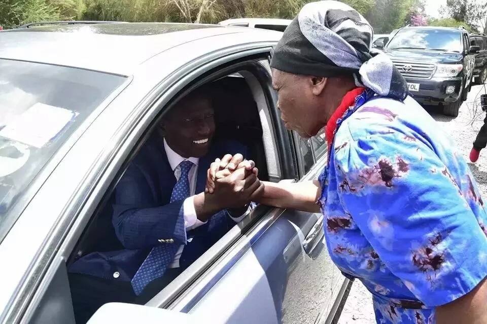 Baada ya kutoweka wiki nzima, Naibu Rais Ruto afika kanisani kwa njia ya KUSHANGAZA