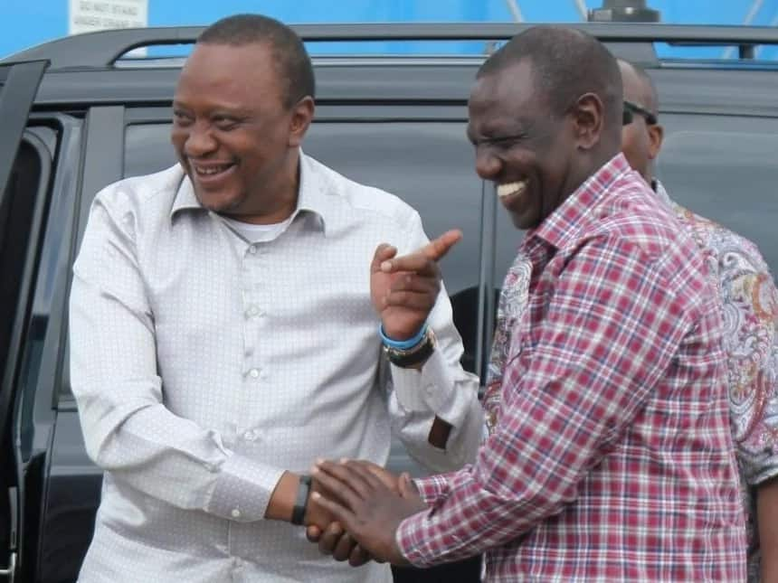 16 lovely photos of how William Ruto humbles before Uhuru Kenyatta