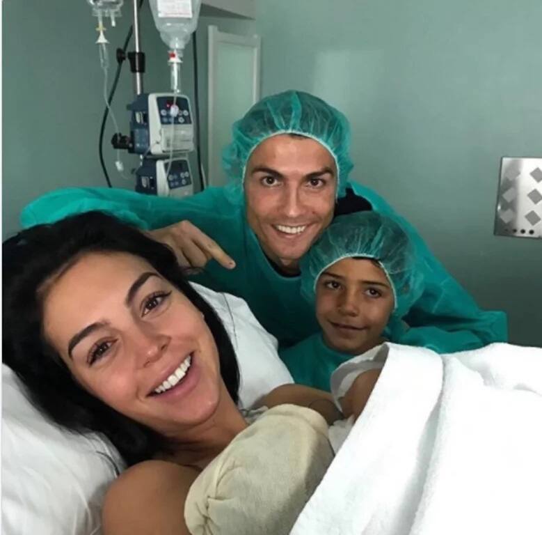 Furaha iliyoje? Bingwa wa kandanda, Cristiano Ronaldo asherehekea kumpata mtoto wake wa kwanza akiwa na Georgina Rodriguez