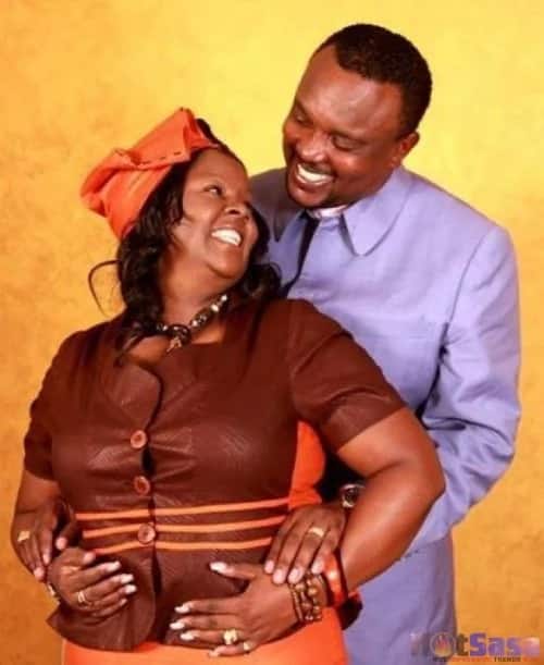 Top 10 Kenyan Romantic Public Couples