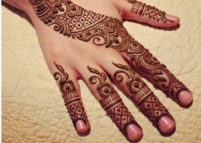 Unique Back Hand Mehndi Designs For The Bridesmaids! | WedMeGood