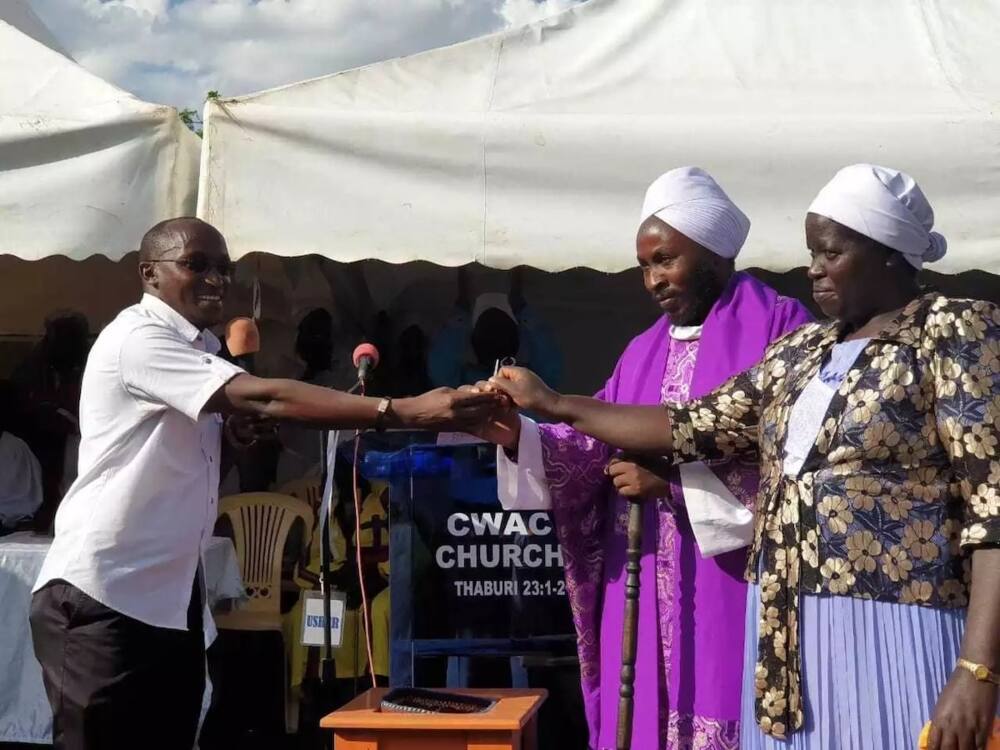 Kiambu MCA surprises pastor with vehicle as present