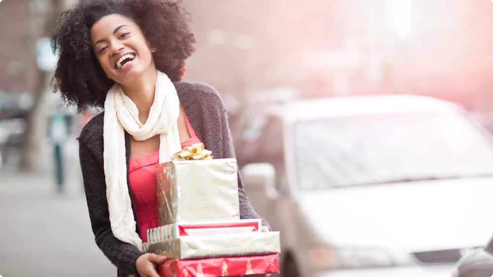 13 romantic Christmas gift EVERy woman should think of buying for their 2016 crash