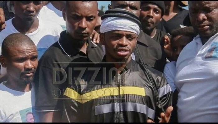 Diamond Platinumz ahudhuria mazishi ya shabiki wake sugu aliyefariki katika ajali ya barabara