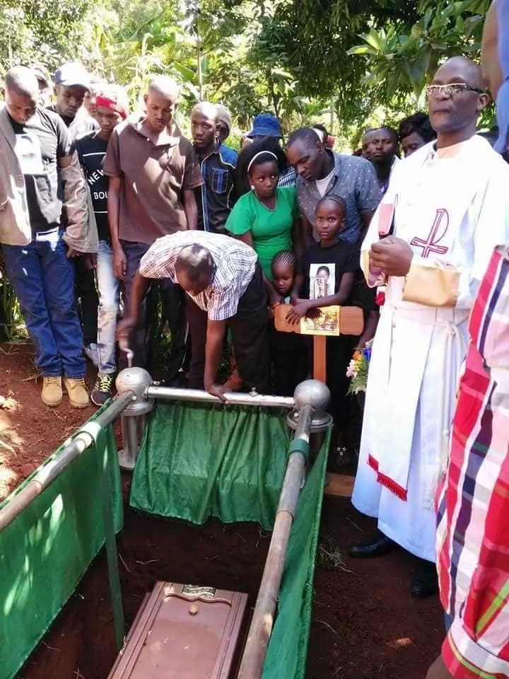 Crime pays not: Nairobi's notorious thug, Mwanii buried unceremoniously in Kirinyaga (photos)