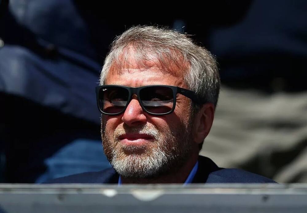 Billionaire Roman Abramovich allegedly withdraws UK visa ...