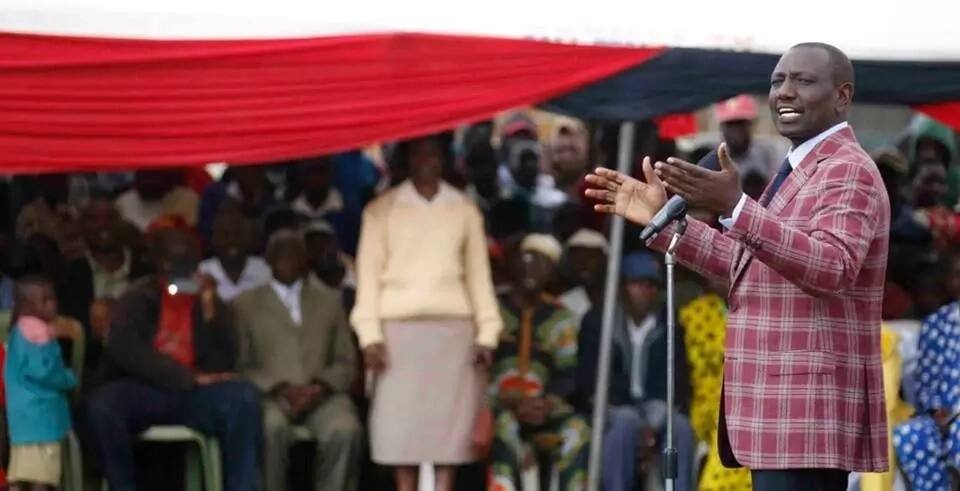 Ruto apuuza shutuma za Raila kuhusu ziara zake, aapa kuendelea ‘kutangatanga’