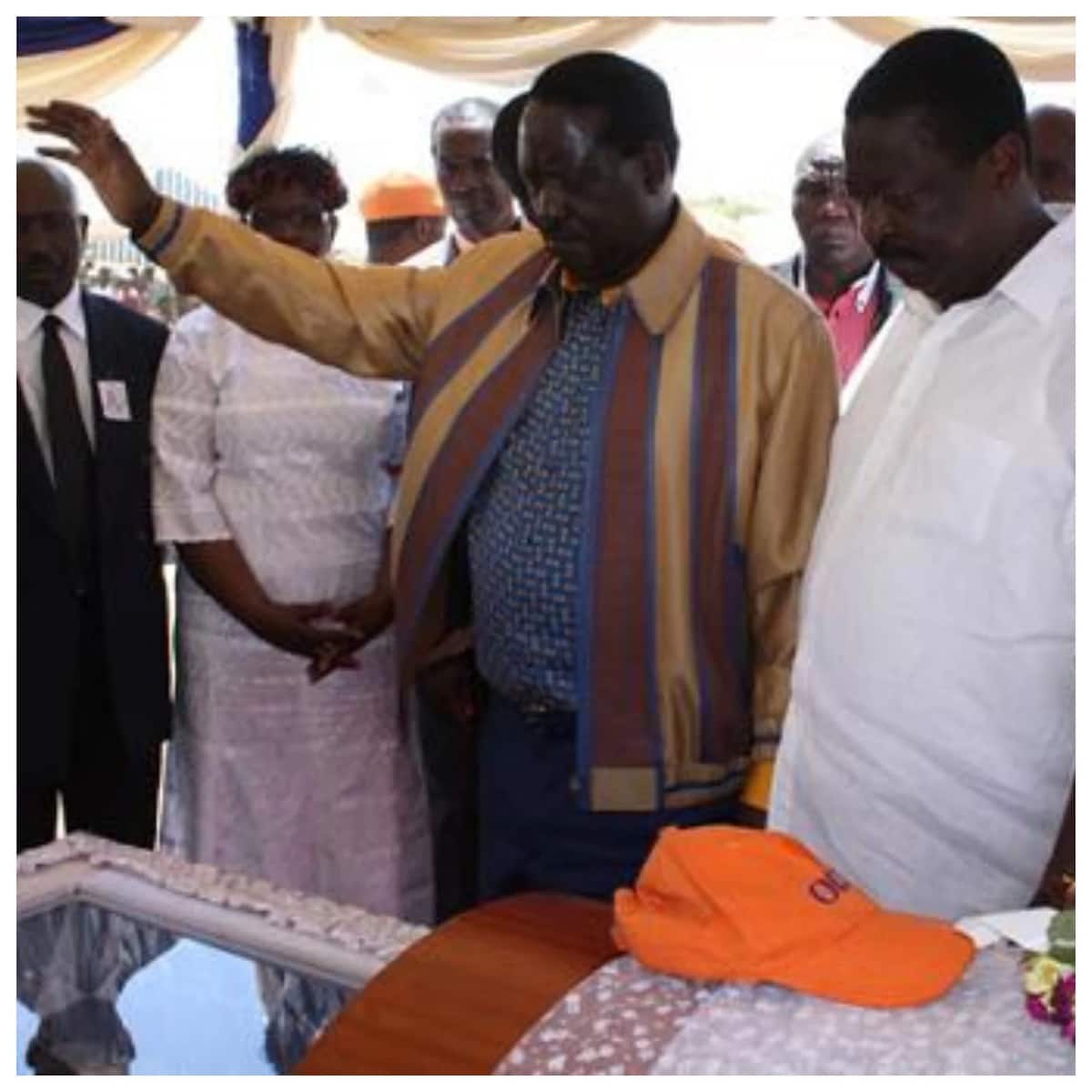 7 times Raila must-do signature pose while viewing bodies has been photographed or it's insensitive