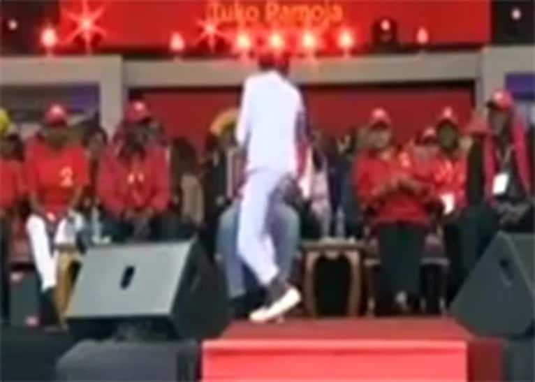 Bahati shocks Kenyans after sitting on Uhuru Kenyatta's seat