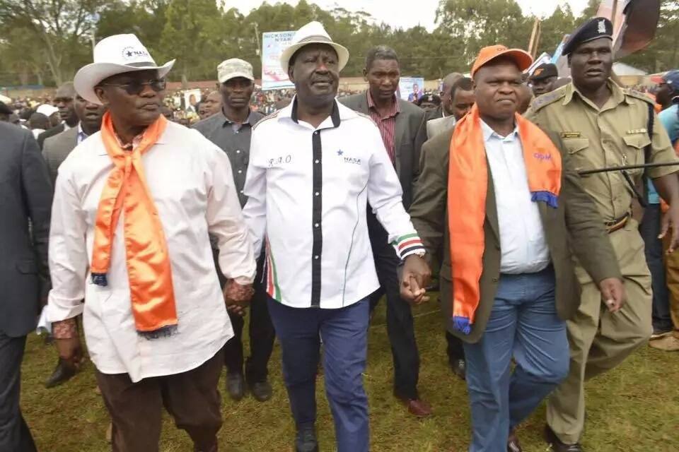 Raila Odinga awataka MKE na MUME kususiana mkesha wa UCHAGUZI MKUU. MAKUBWAAA!