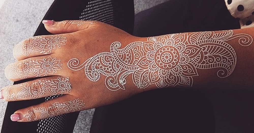 White henna lace designs for hands