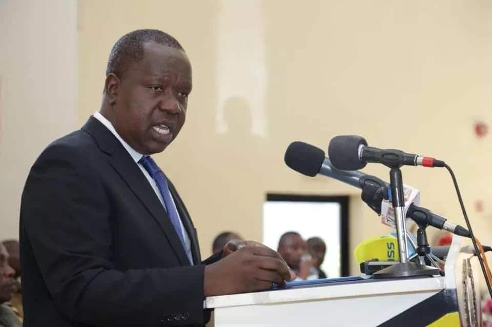 Waziri Matiang'i atofautiana na seneta Cheruiyot vikali kwenye mazishi