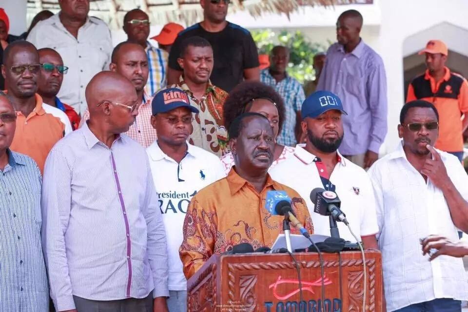 Raila praises Joho, makes promise to the governor in front of thousands