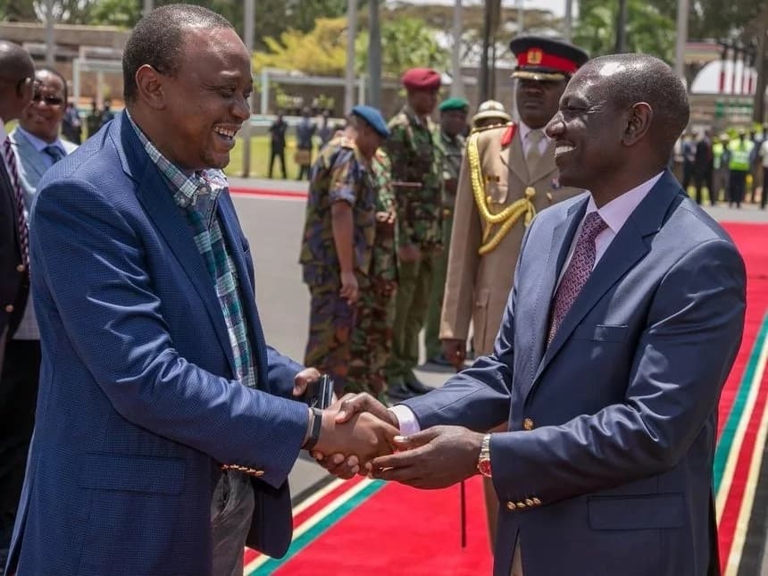 16 lovely photos of how William Ruto humbles before Uhuru Kenyatta