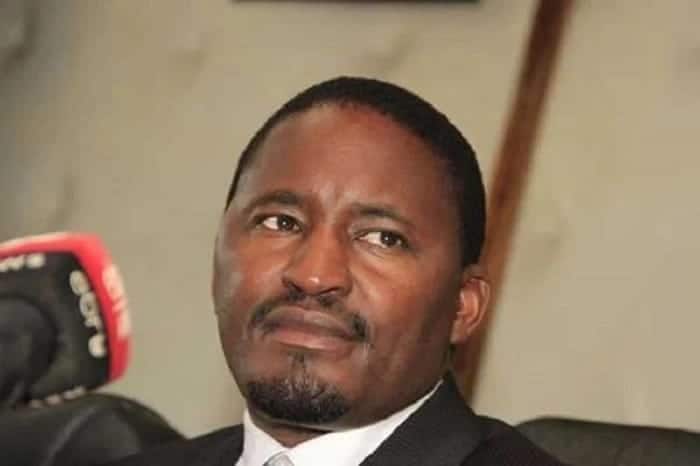 Uhuru warns Agriculture CS Mwangi Kiunjuri to deal with maize cartels or be in trouble