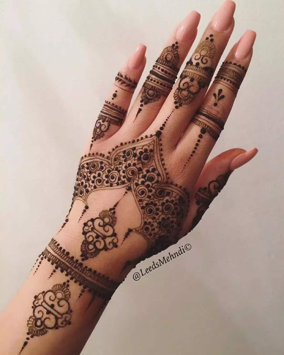 Best Bridal Mehndi design at best price in Ahmedabad | ID: 20148016348