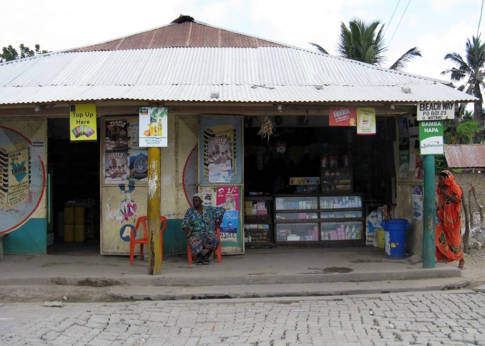 Githurai man collapses, dies outside cereal shop