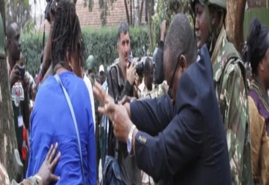 Uchungu wa mwana: Mzazi katika Shule ya Wasichana ya Moi amvamia kamanda wa polisi Nairobi (Picha)
