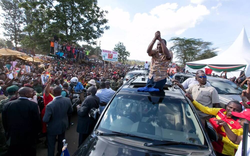 Uhuru Azungumza Siku Moja Baada ya Kutupiwa Maneno Kasarani: "Wa Matusi Waendelee Tu"