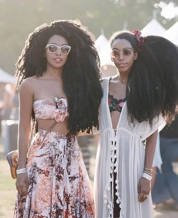 Meet identical twin sisters who were once ashamed of their hair but now have let it grow BIG (photos)