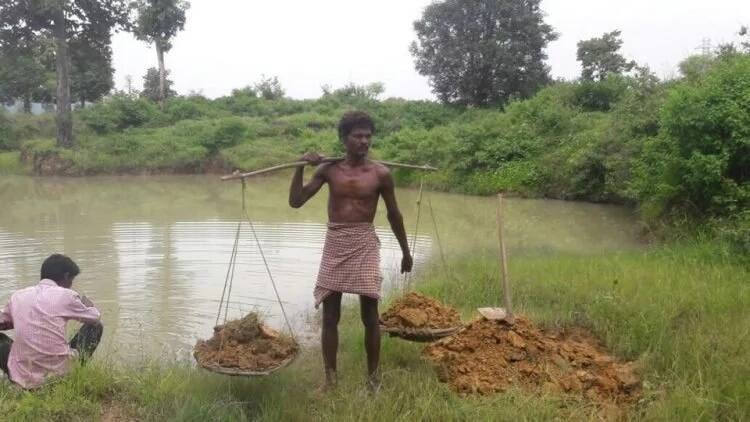 Scorching drought forced 15-year-old-boy to single-handedly dig a pond for his entire village