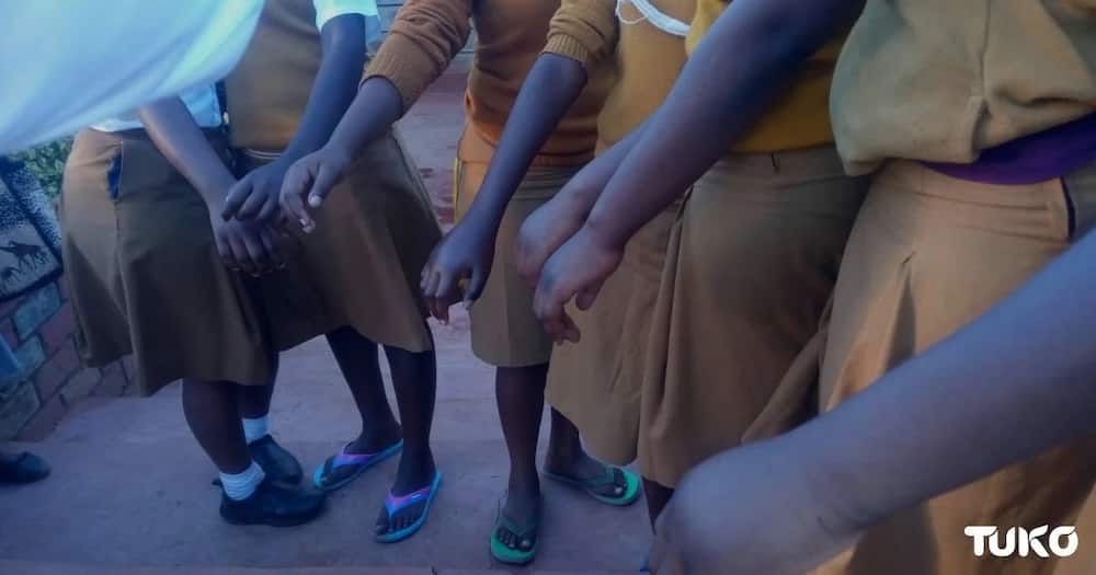 Muranga secondary school students struck by strange disease of swelling the right hands that only affects boarding students
