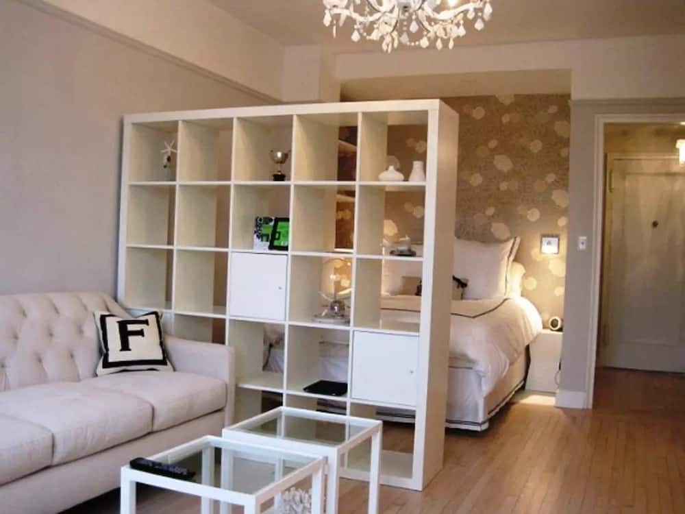 How to arrange a small bedsitter room