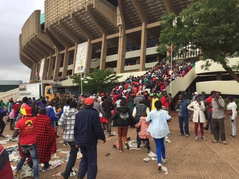 Stampede at Kasarani stadium as crowds attending Uhuru Kenyatta’s inauguration break barrier