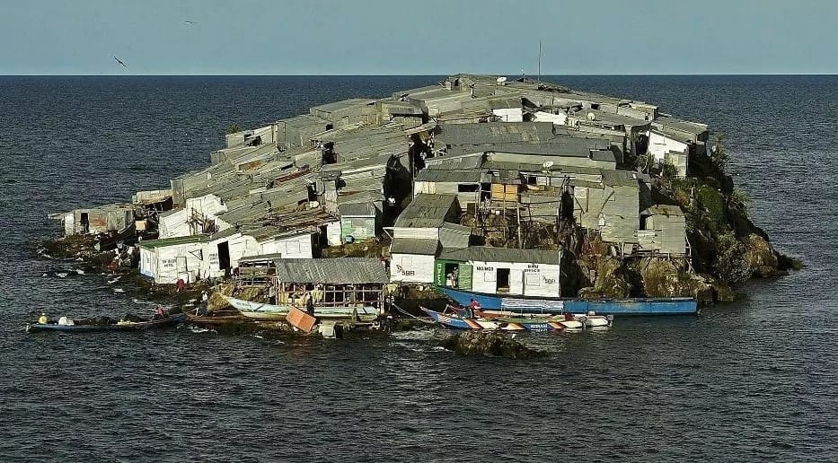 Uganda soldiers fire in their, disperse Kenyan traders from disputed Migingo island