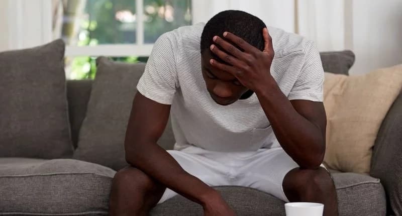 Man weeps bitterly because of what has happened to him. Photo: Getty Images.