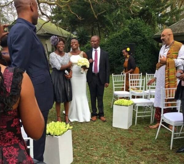 Sumu La Penzi director hold a lovely secret wedding to start her 2017 as wife (photos)