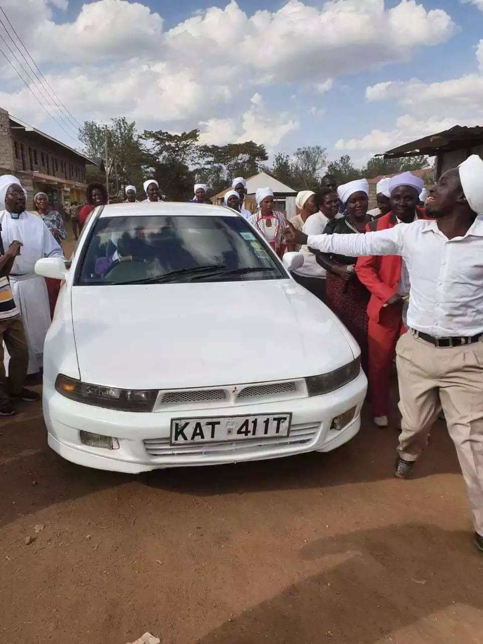Kiambu MCA surprises pastor with vehicle as present