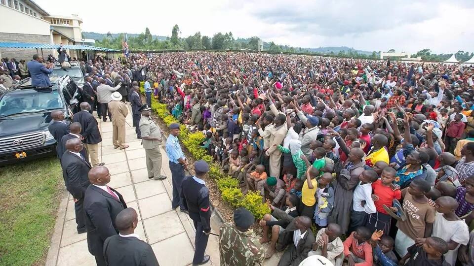 Uhuru na Ruto wagawanyika katika msururo wa kampeni magharibi mwa Kenya