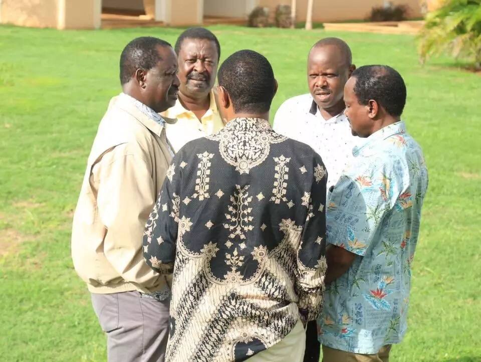 Hatimaye Raila Odinga awajibu William Ruto na Uhuru Kenyatta