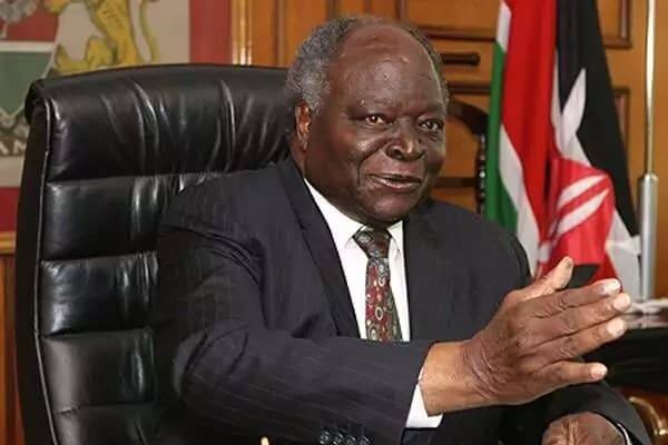 Msemaji wa rais mstaafu Mwai Kibaki akanusha madai kuwa amelazwa hospitalini