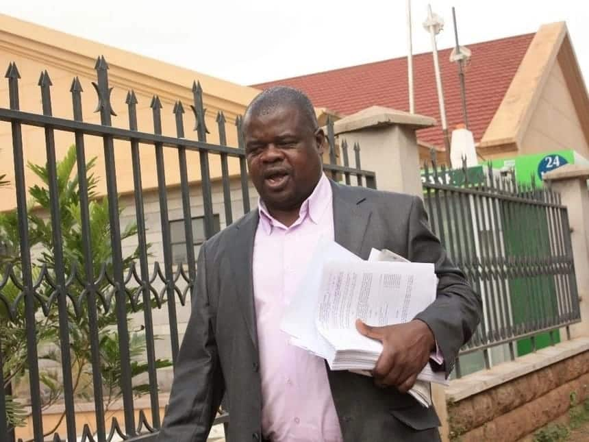 Okiya Omtatah aelekea mahakamani kupinga hatua ya serikali kuongeza ushuru kwa pombe, vinywaji