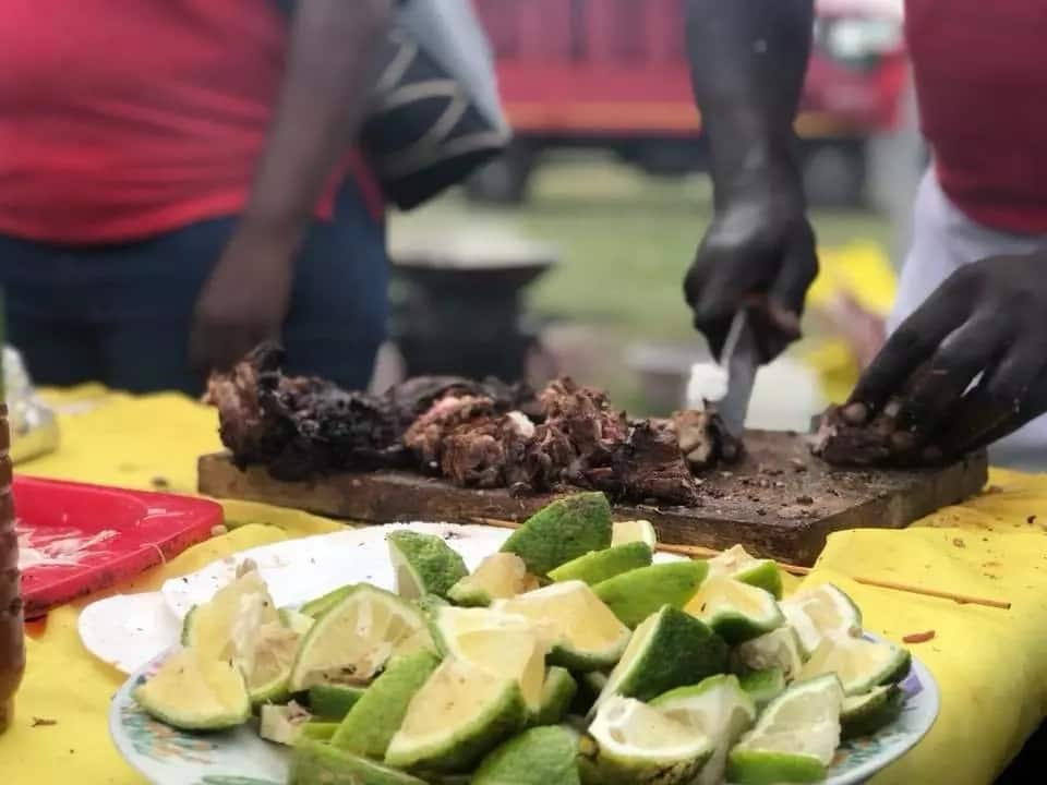 Njia za kuvutia za kuandaa mbuzi choma msimu huu wa likizo(picha)